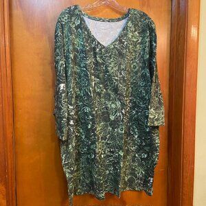 Catherines Easy Fit Tees Collection ~ Tunic ~ 26/28W ~ 3/4 Sleeve ~ Green